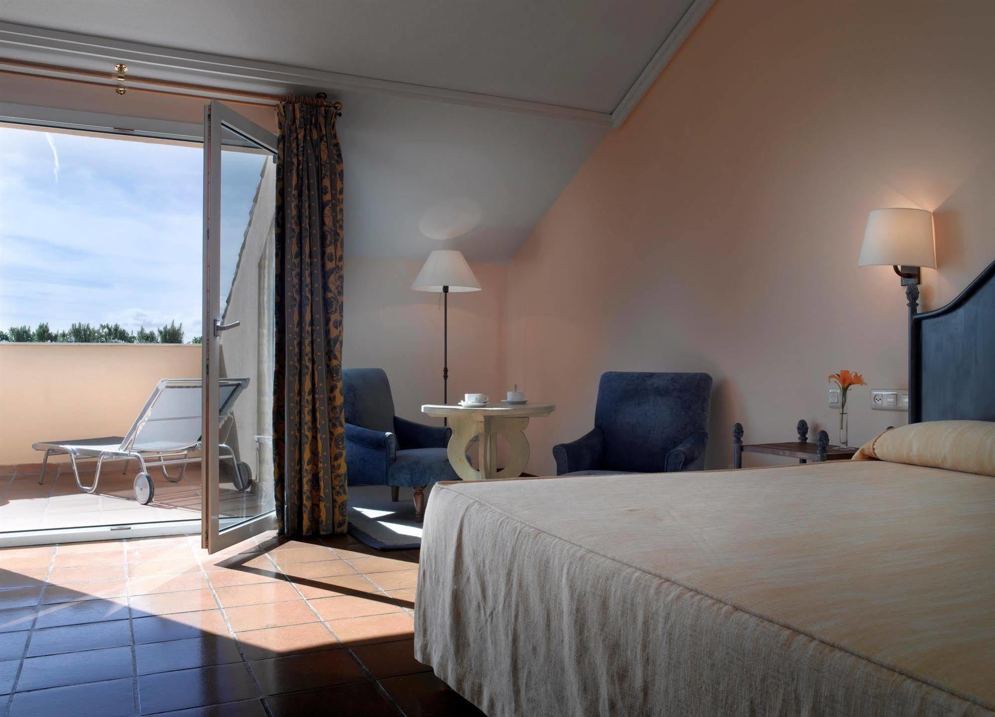 Hotel De Gibralfaro 4*